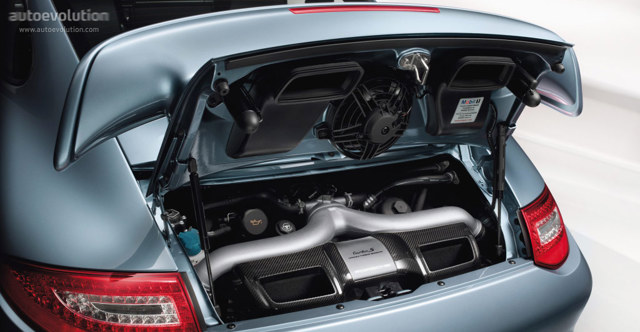 Porsche 911 Turbo S photo 9