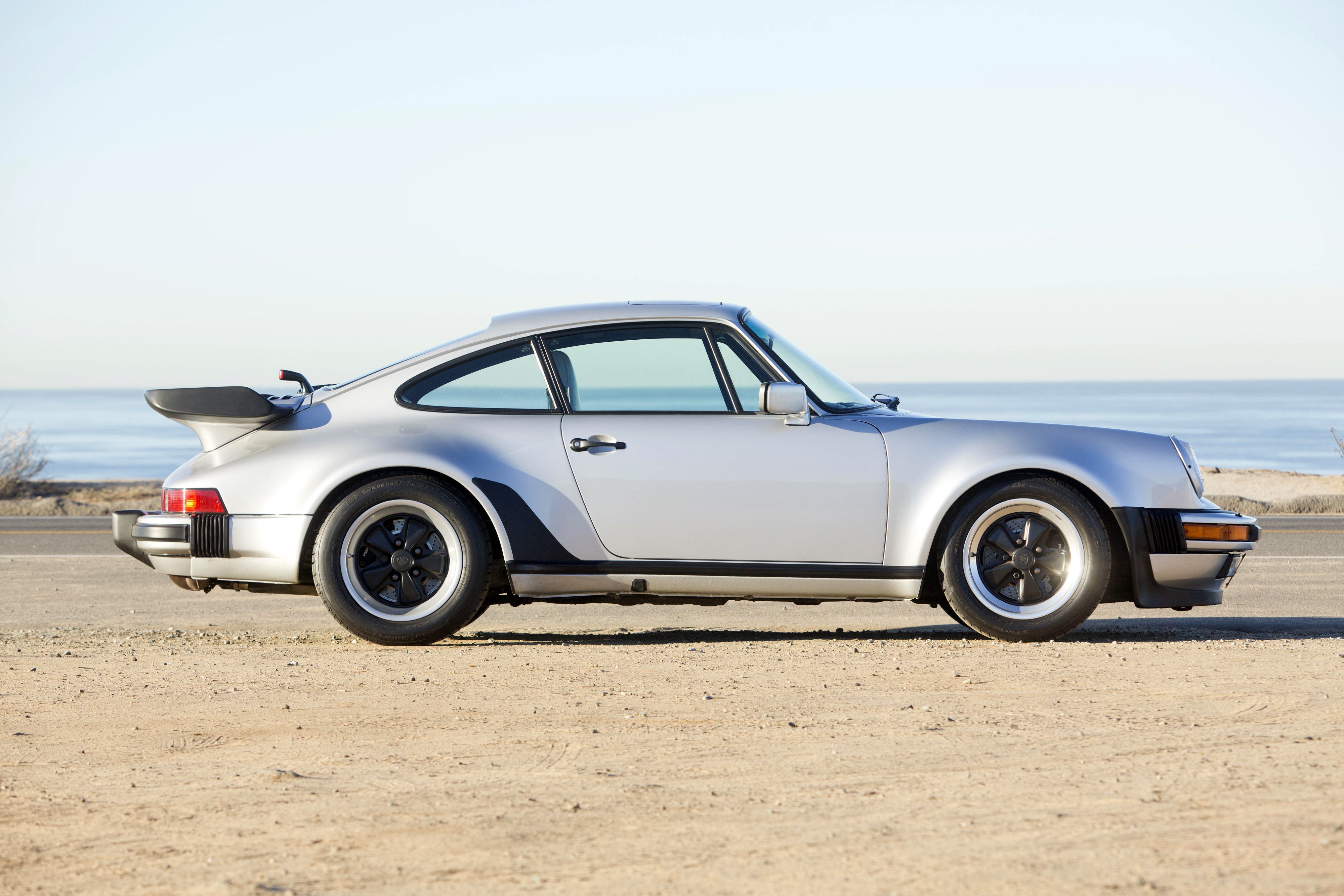 Porsche 911 Turbo photo 26