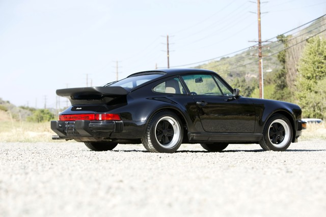 Porsche 911 Turbo photo 31