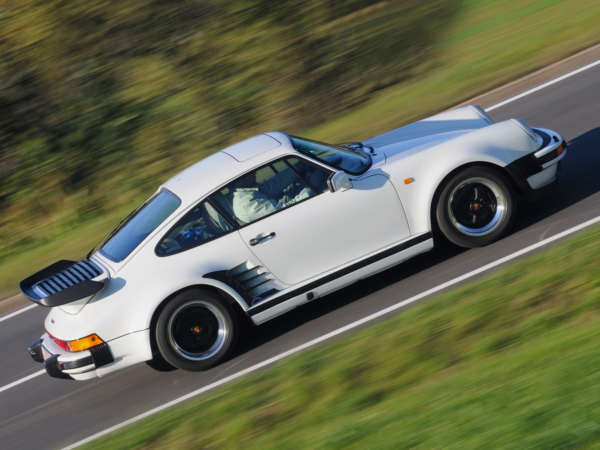 Porsche 911 Turbo photo 33