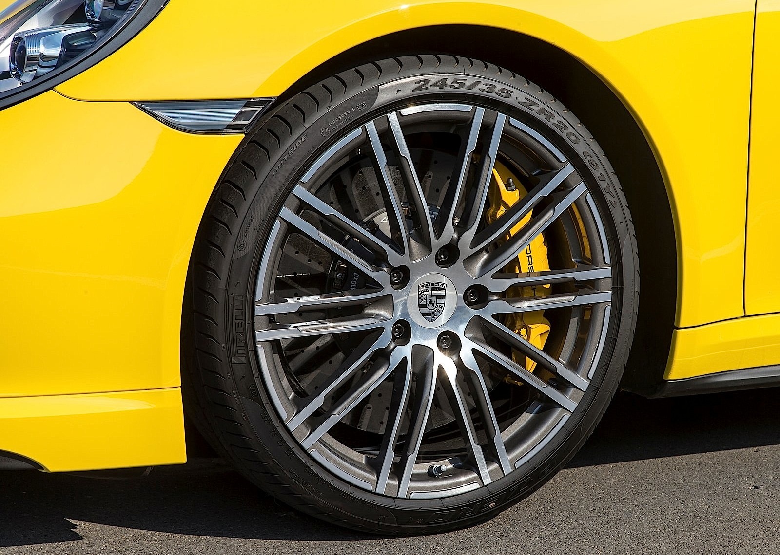 Porsche 911 Turbo photo 26