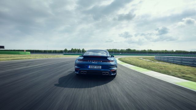 Porsche 911 Turbo photo 12