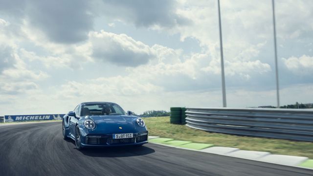 Porsche 911 Turbo photo 15