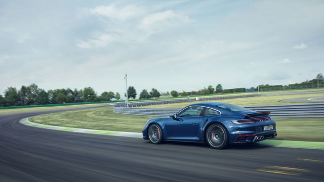 Porsche 911 Turbo photo 3