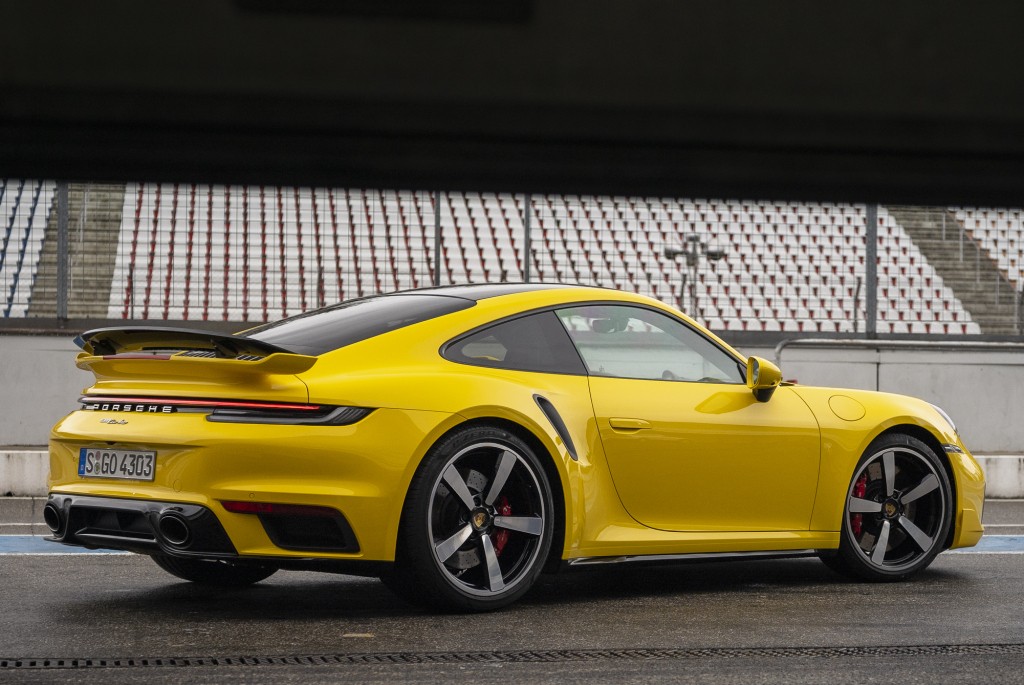 Porsche 911 Turbo photo 33