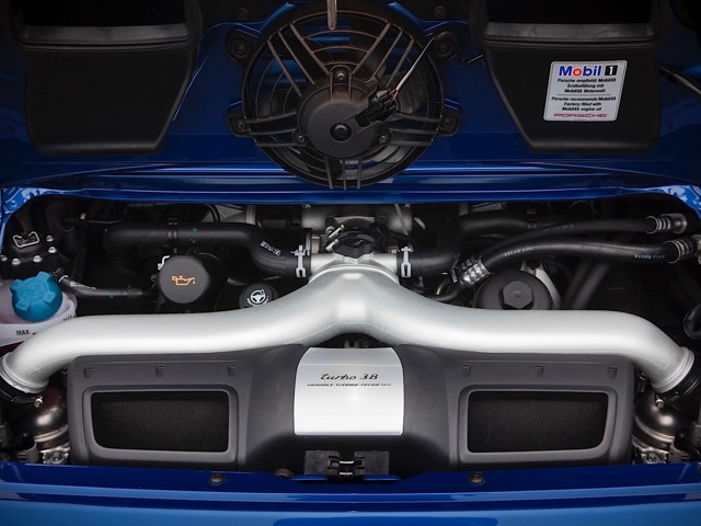 Porsche 911 Turbo photo 31