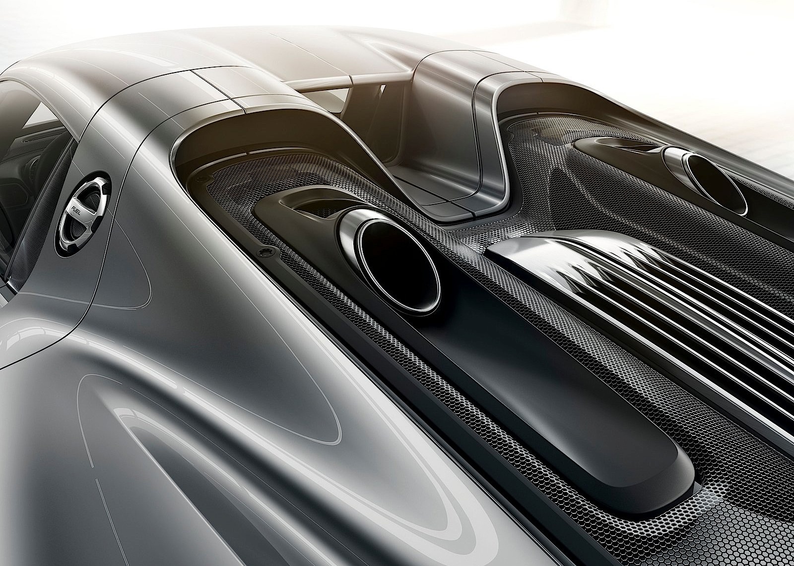 Porsche 918 photo 17