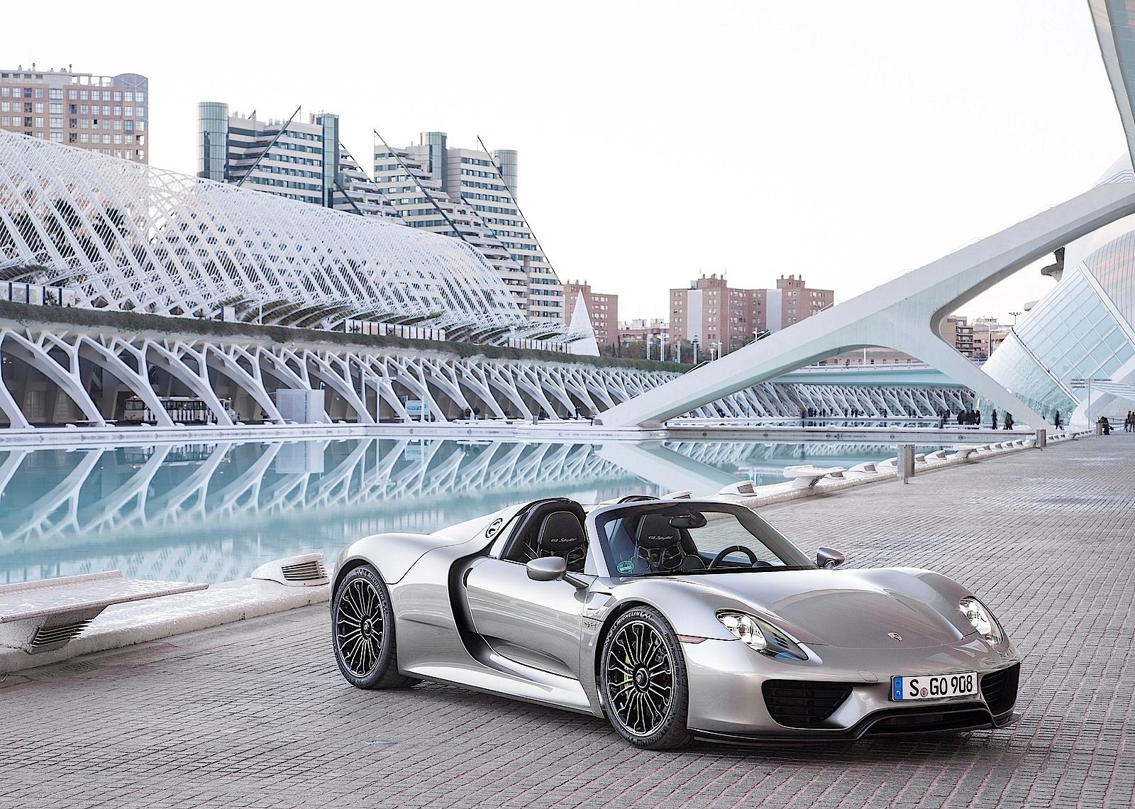 Porsche 918 photo 25