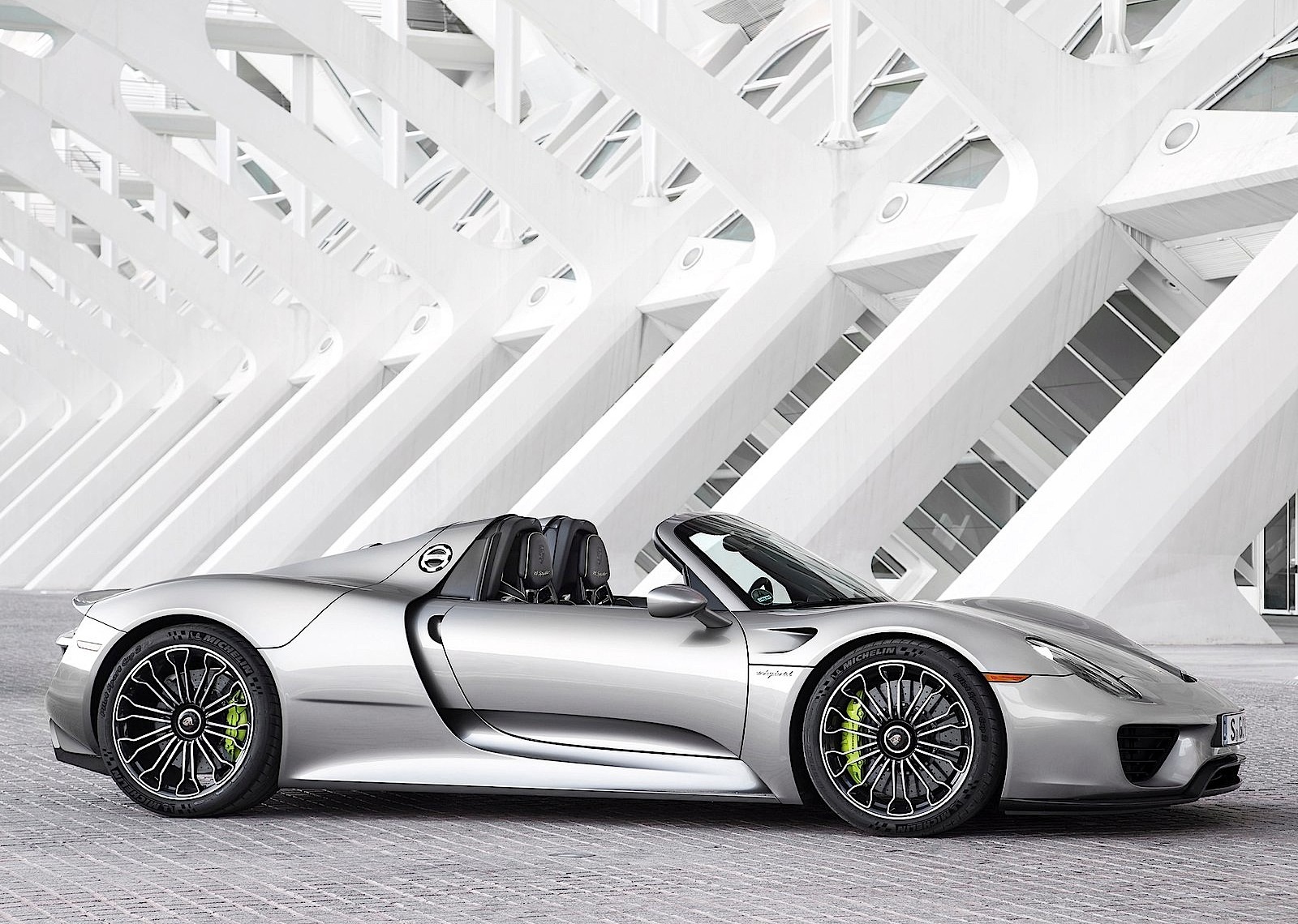 Porsche 918 photo 30