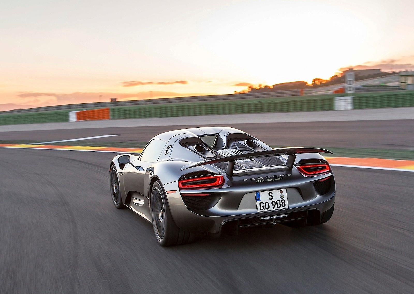 Porsche 918 photo 35