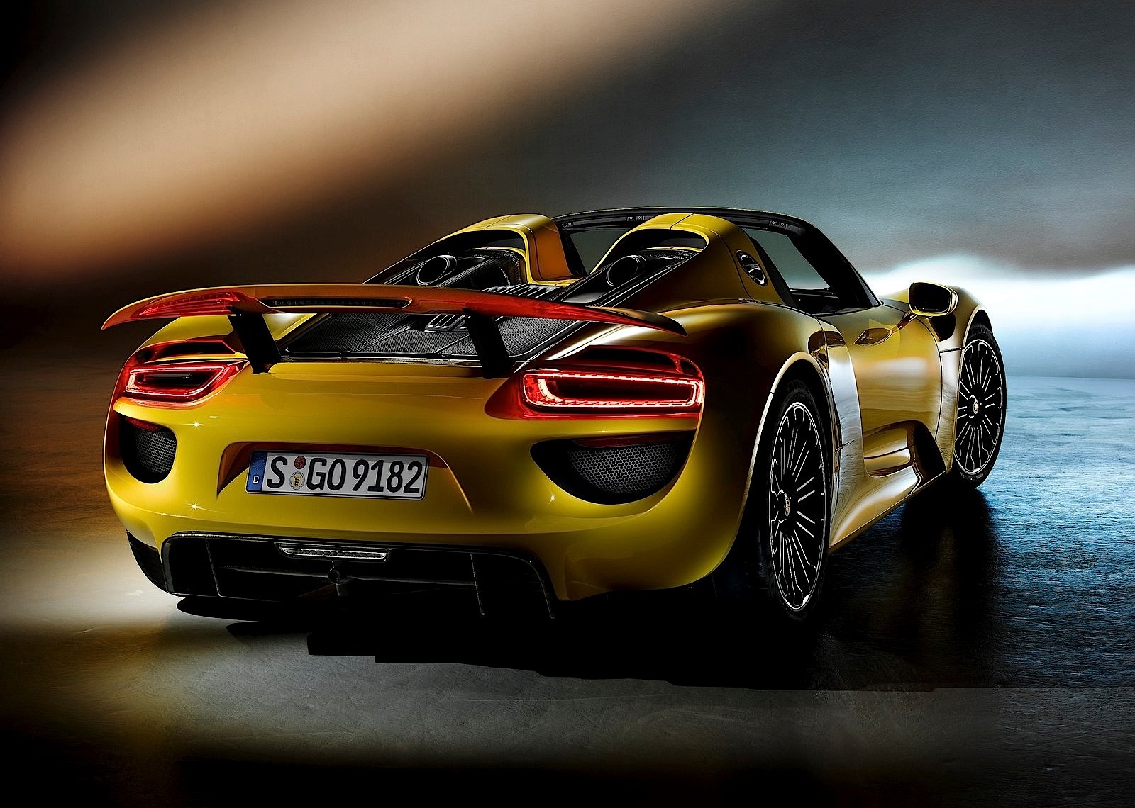 Porsche 918 photo 38