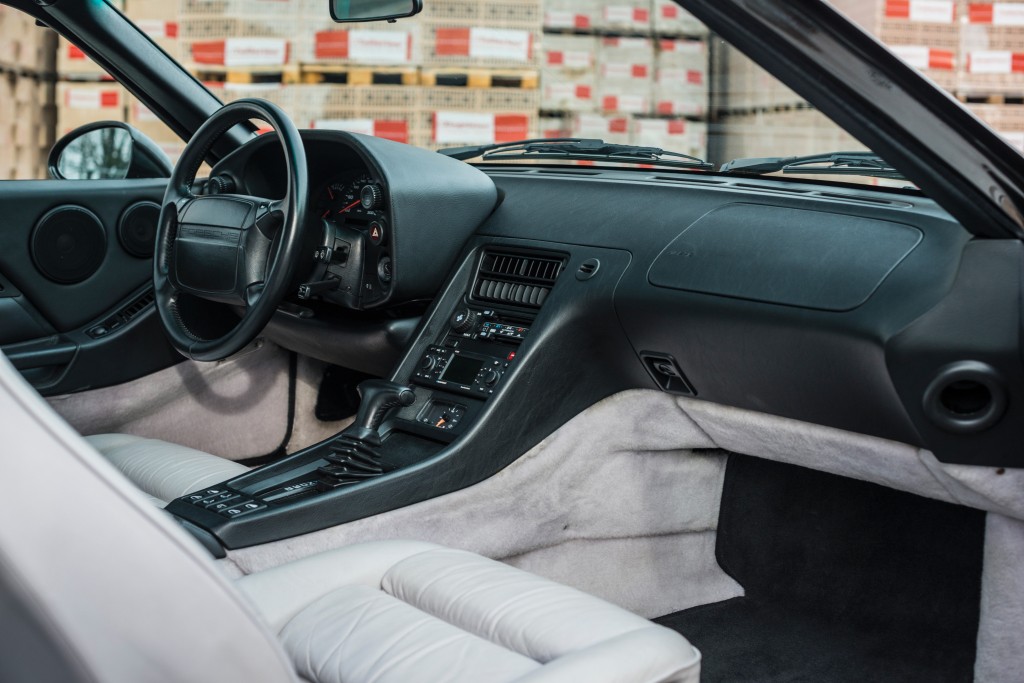 Porsche 928 Gts photo 13