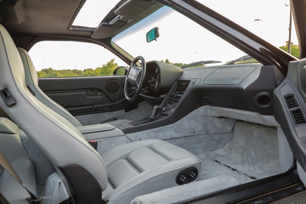 Porsche 928 Gts photo 19