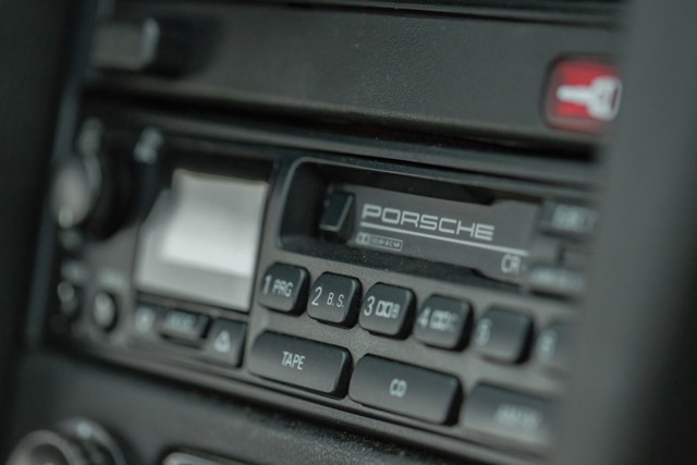Porsche 928 Gts photo 21