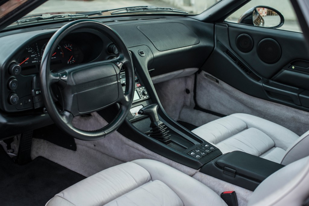 Porsche 928 Gts photo 9