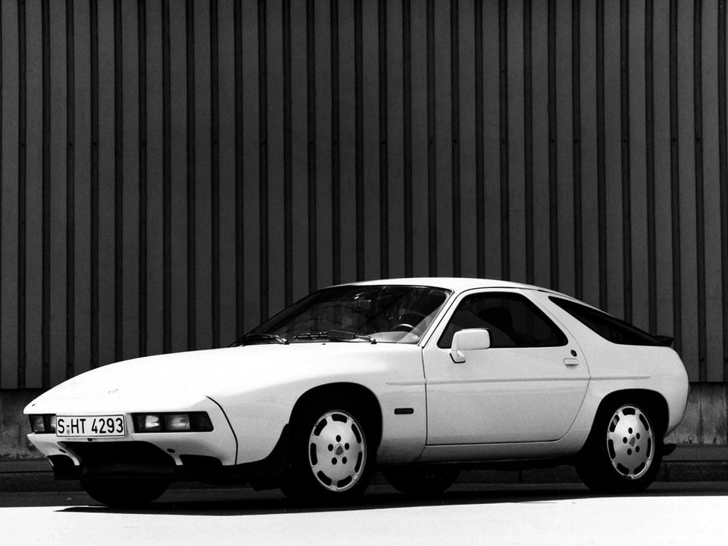 PORSCHE 928 S