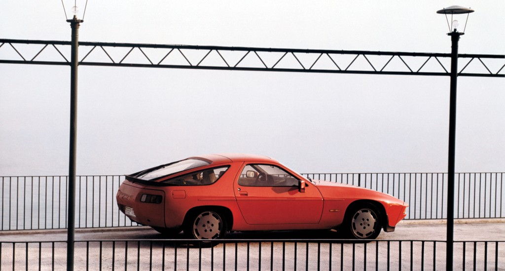Porsche 928 S photo 3