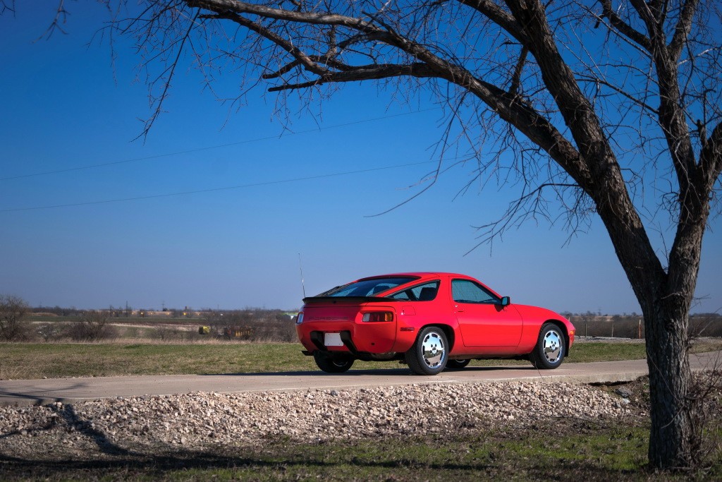 Porsche 928 S photo 11