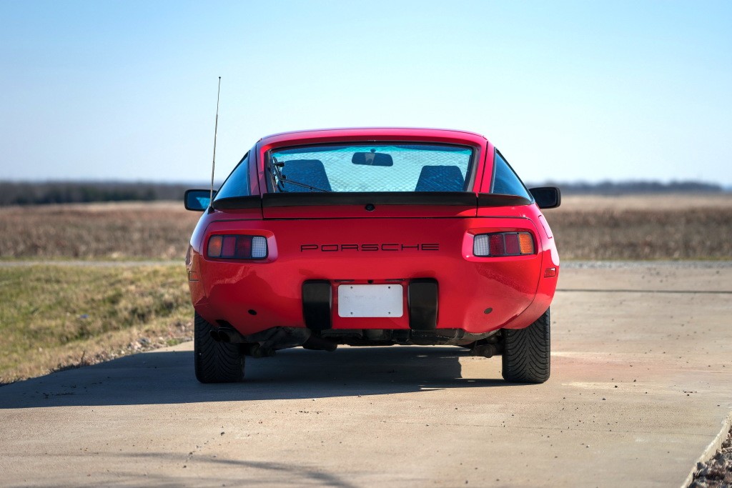 Porsche 928 S photo 12