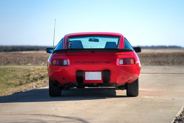 Porsche 928 S photo 12