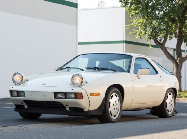Porsche 928 S photo 18