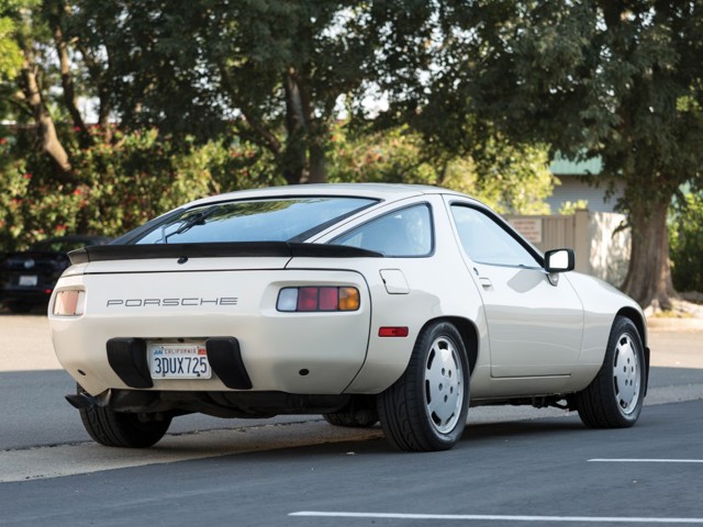 Porsche 928 S photo 21