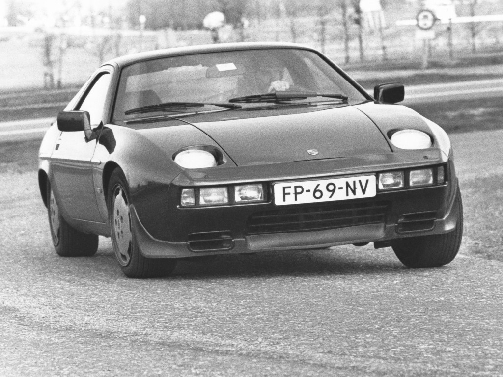 Porsche 928 S photo 24
