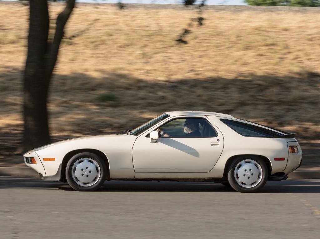 Porsche 928 S photo 31
