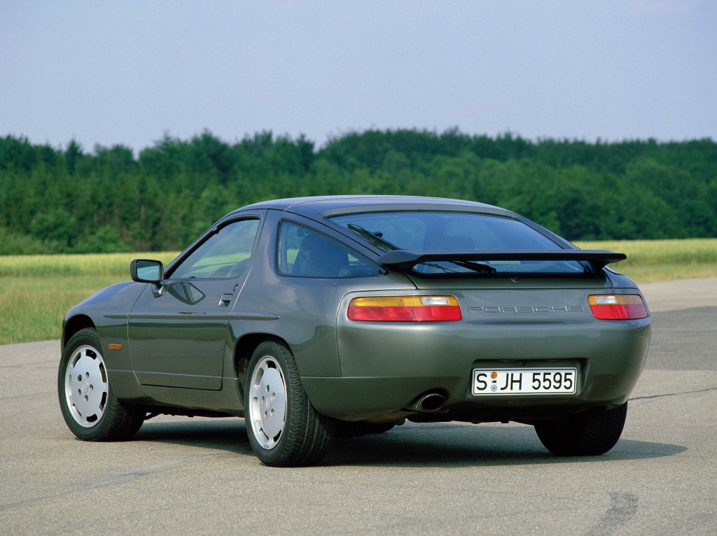 Porsche 928 S photo 10