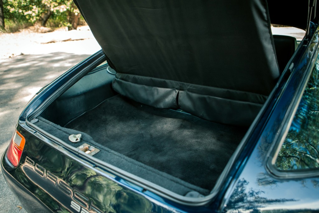 Porsche 928 S photo 17