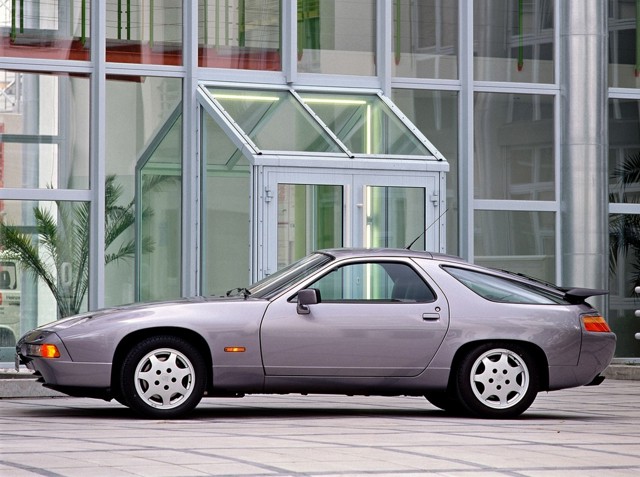 PORSCHE 928 S