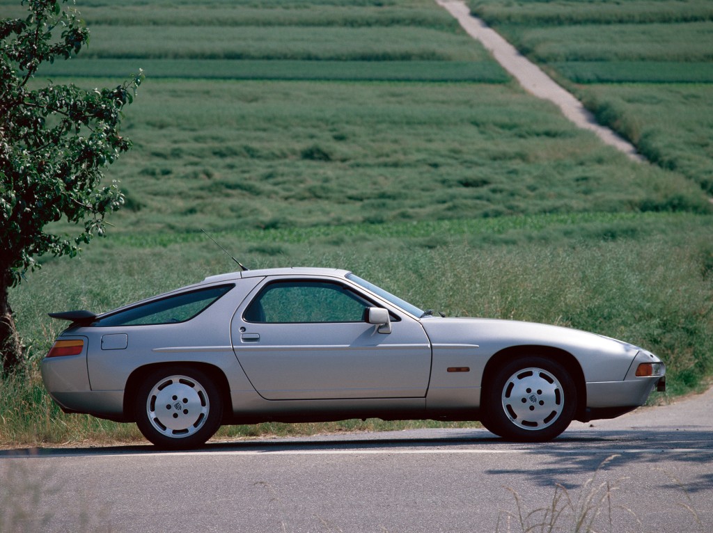 Porsche 928 S photo 2
