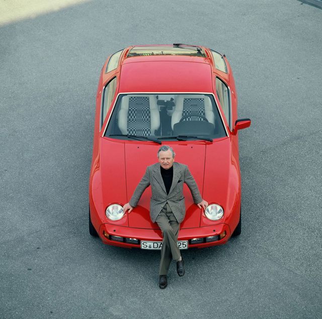 Porsche 928 photo 2