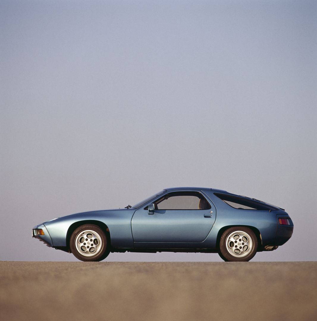 Porsche 928 photo 4