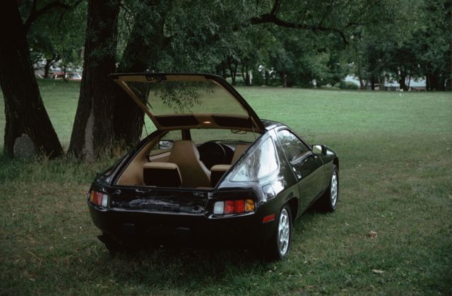 Porsche 928 photo 5