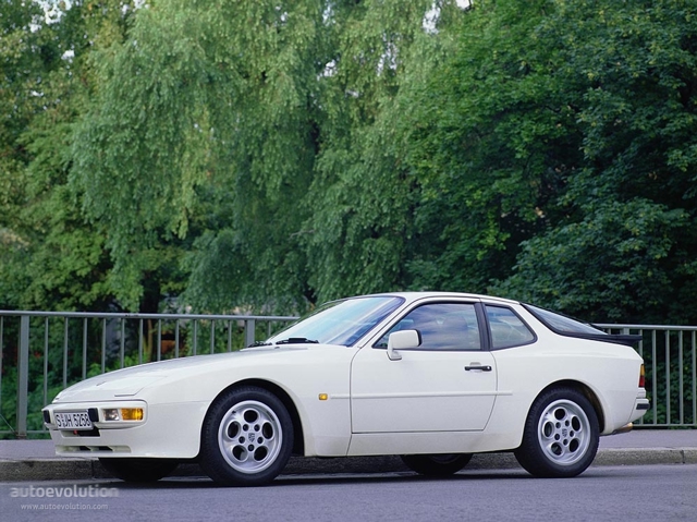 PORSCHE 944 S