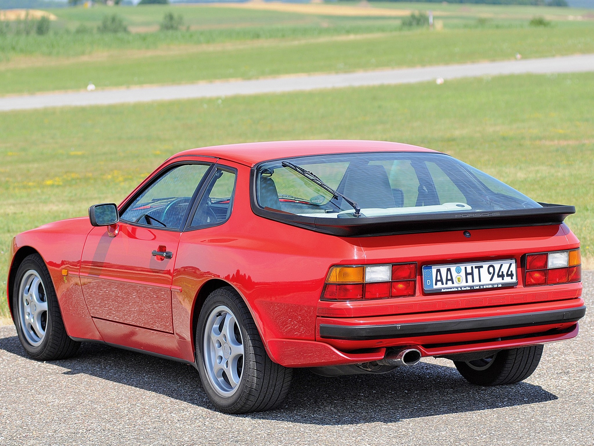 Porsche 944 S photo 11