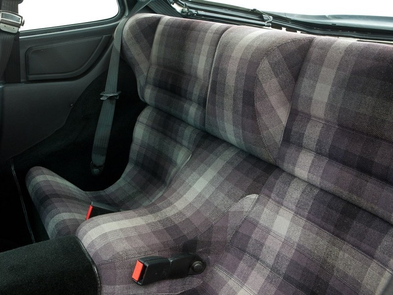 Porsche 944 S photo 14