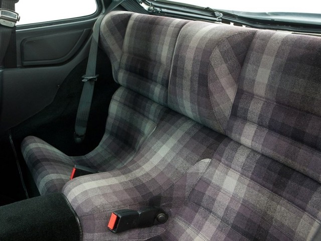 Porsche 944 S photo 14