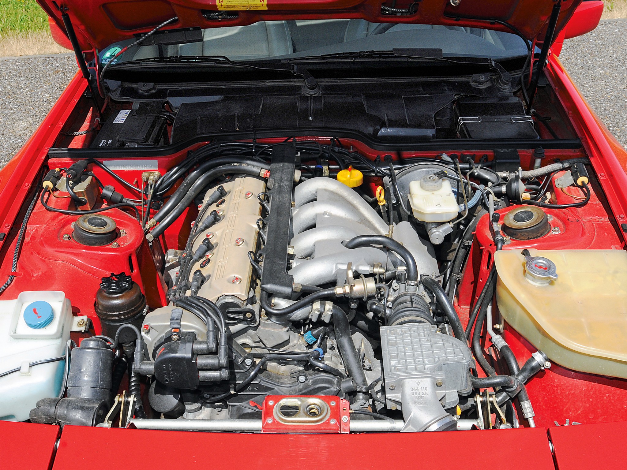 Porsche 944 S photo 18