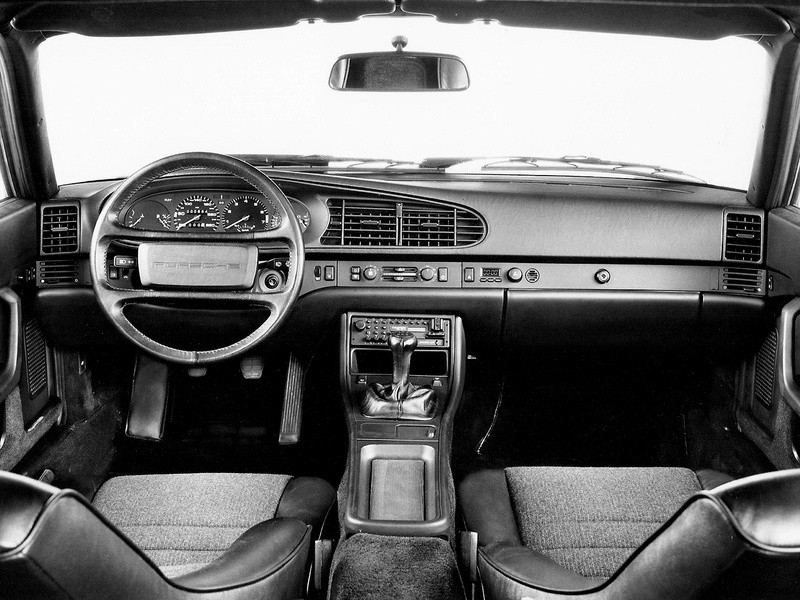 Porsche 944 Turbo photo 38