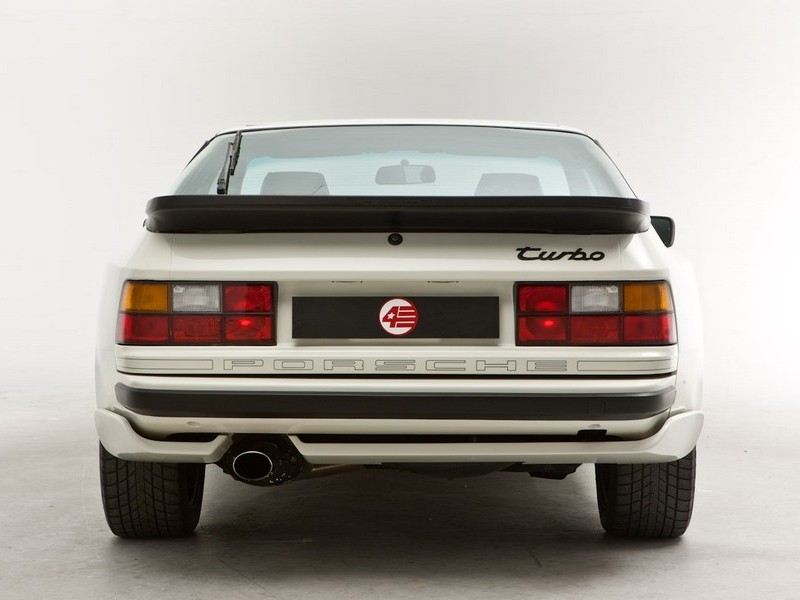 Porsche 944 Turbo photo 6