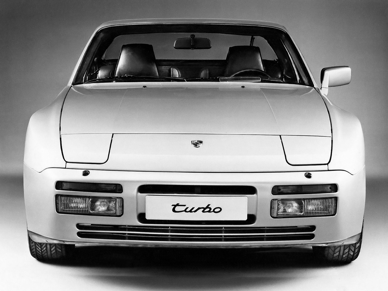 Porsche 944 Turbo photo 11