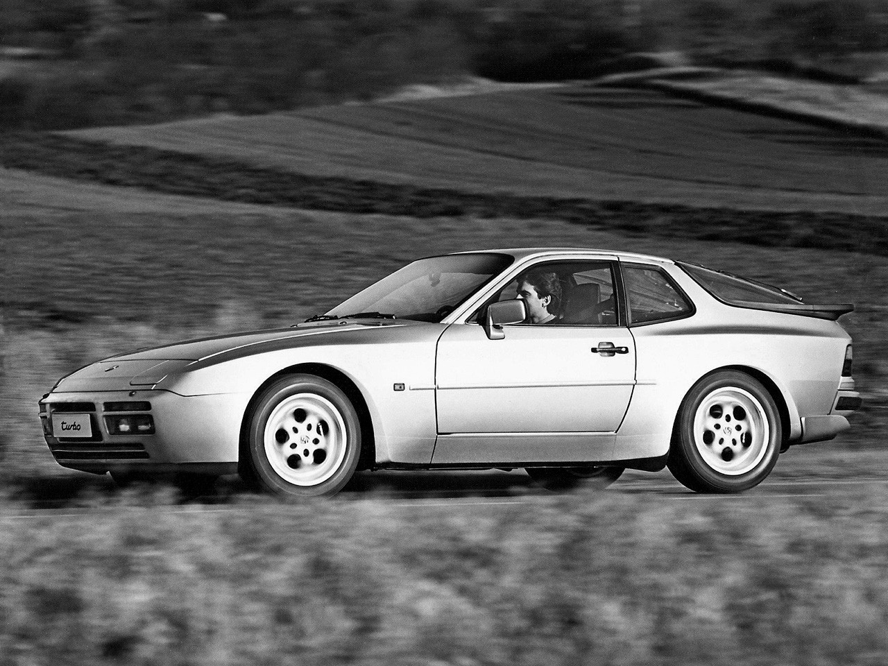 Porsche 944 Turbo photo 12