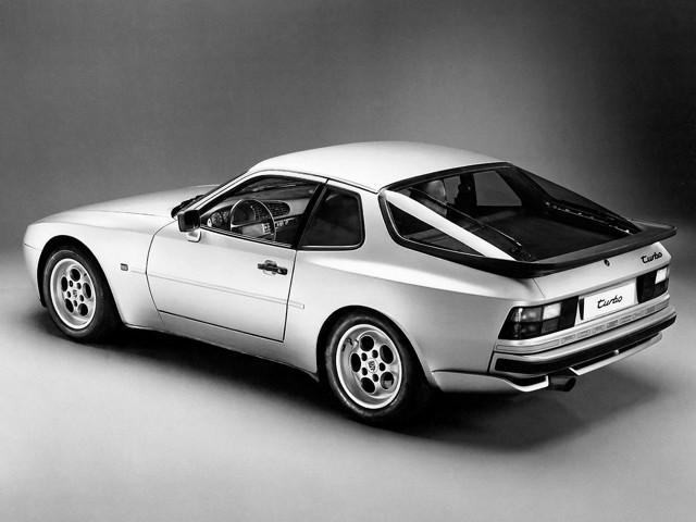 Porsche 944 Turbo photo 14