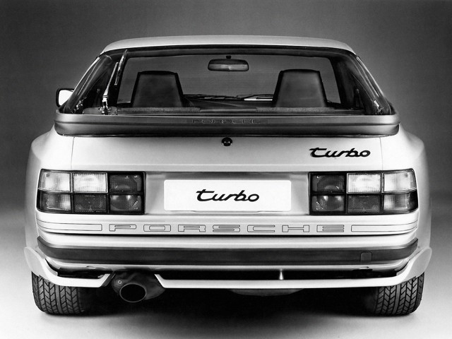 Porsche 944 Turbo photo 15