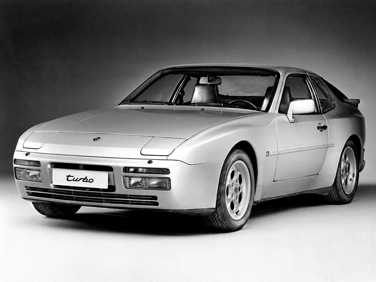 Porsche 944 Turbo photo 17