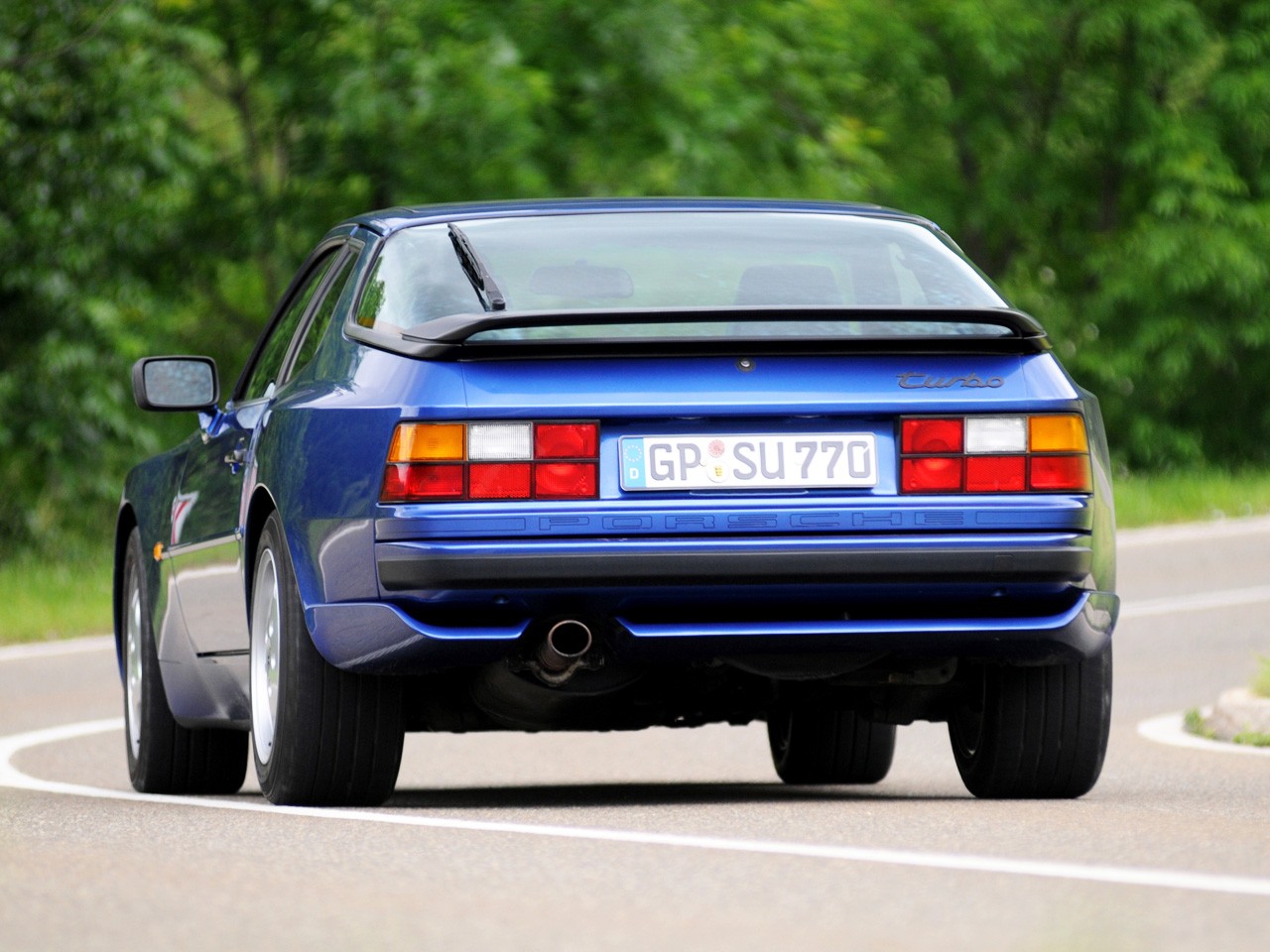 Porsche 944 Turbo photo 18