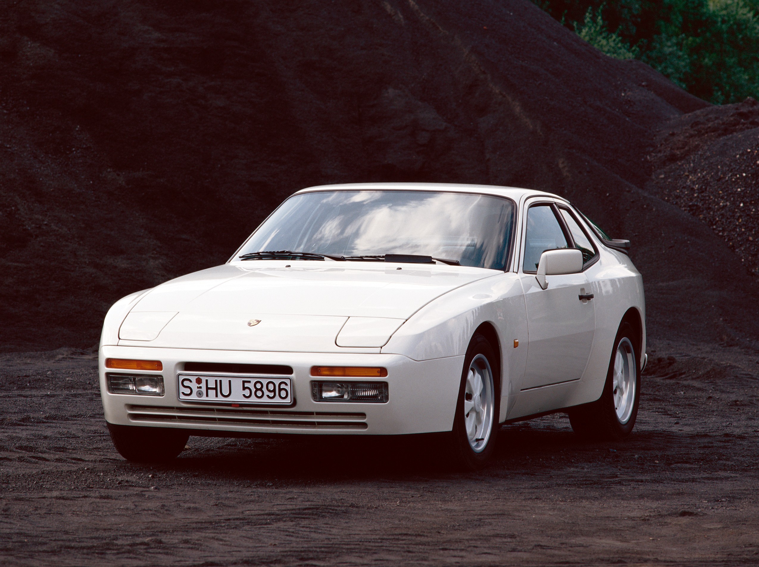 Porsche 944 Turbo photo 22