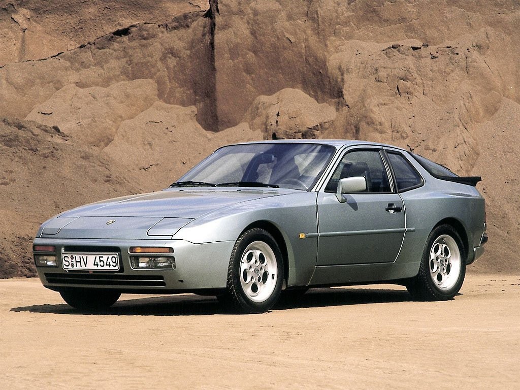 Porsche 944 Turbo photo 28